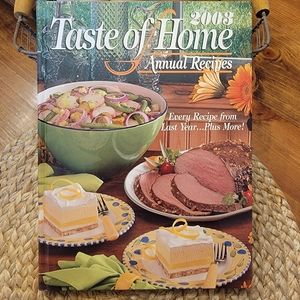 LIKE NEW!! 2003 Taste of Home Annual Cookbook